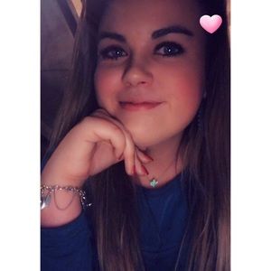 Meet your Posher, Casey